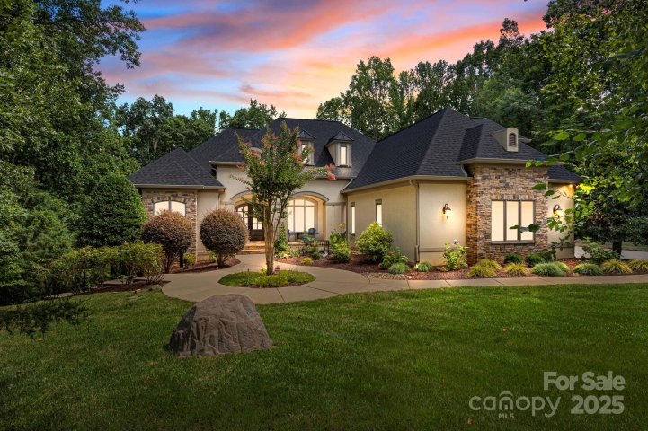 Homes in Anniston, Davidson