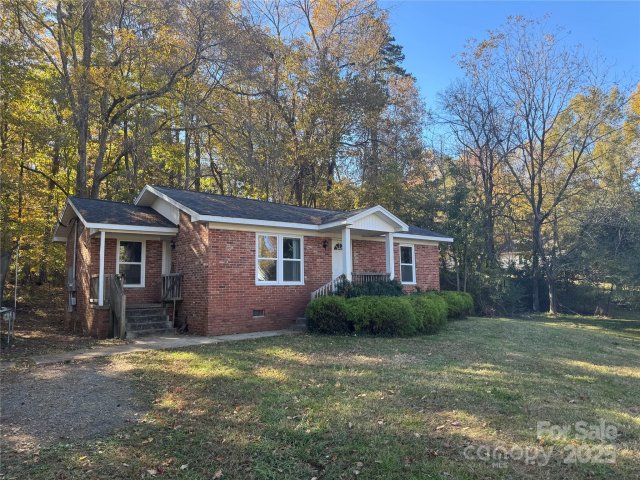 918 Breezewood Drive sold home in Homewood Acres, Charlotte, NC