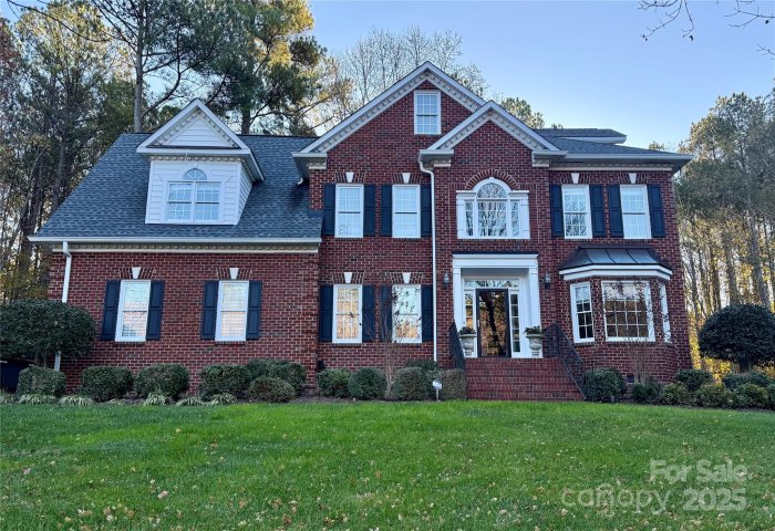 12430 Overlook Mountain Drive sold home in Overlook, Charlotte, NC
