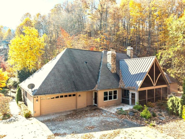 206 View Ridge Parkway sold home in Blue Mist Farms, Leicester, NC