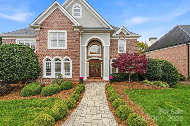 3710 8th Street Place sold home in Governors Harbour, Hickory, NC