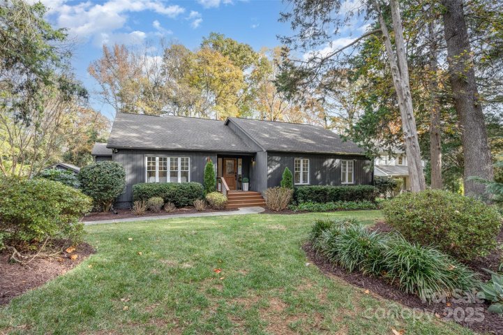 1417 Wandering Way Drive sold home in Woodbridge, Charlotte, NC
