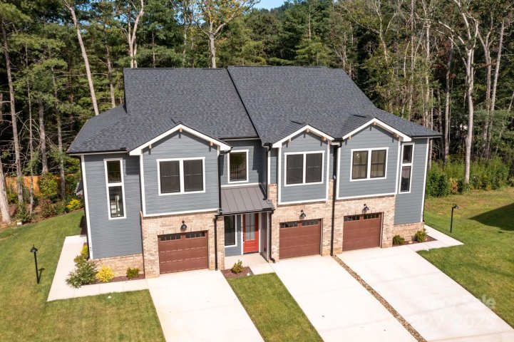 105 Collin Place active home in Villas At Pinecroft, Asheville, NC