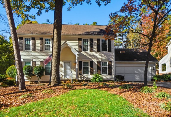 2621 Heathershire Lane sold home in The Heathers, Matthews, NC