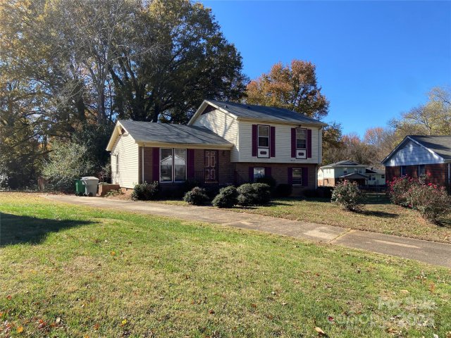 305 Red Roan Place sold home in Bridlewood, Charlotte, NC