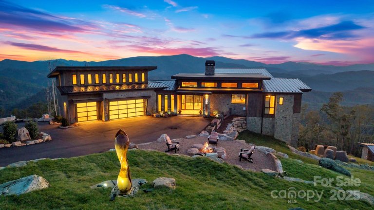 294 Silver Eagle Trail active home in The Lodges At Eagles Nest, Banner Elk, NC