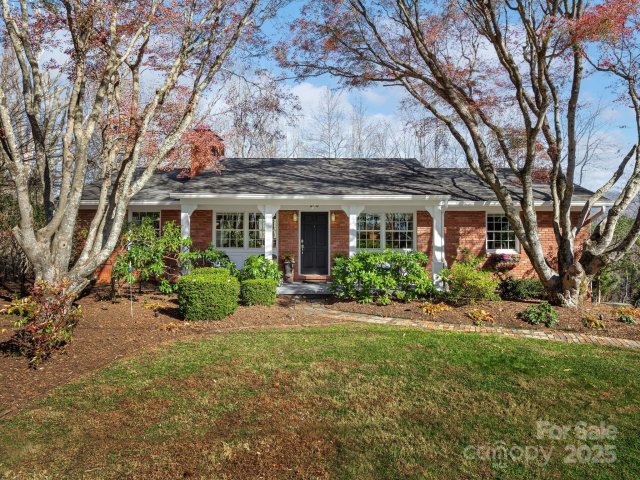500 N Griffing Boulevard active home in Grove Park, Asheville, NC
