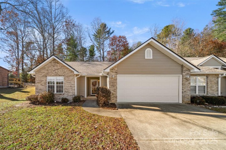 270 Farington Circle sold home in Stafford Hills, Fletcher, NC