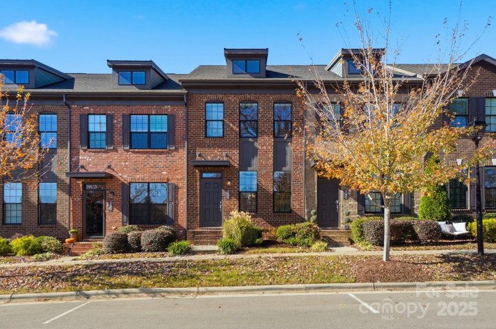 236 Linestowe Drive sold home in Aberfoyle, Belmont, NC