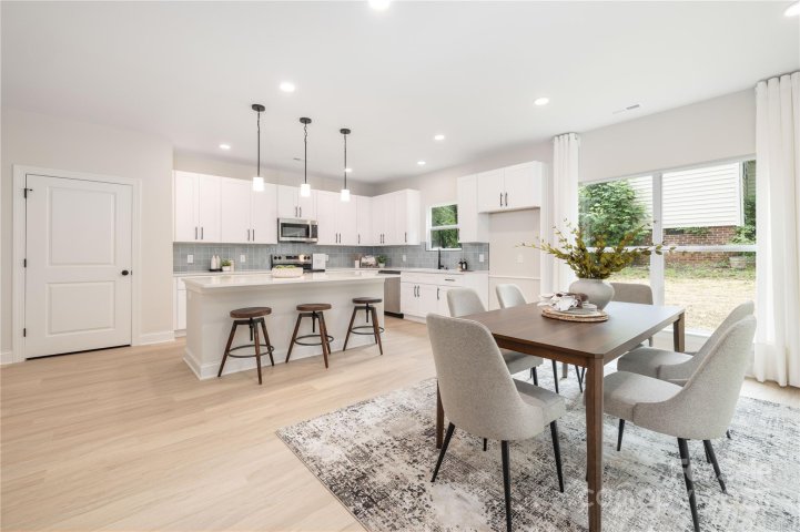 7034 Lakeside Drive sold home in Grove Park, Charlotte, NC