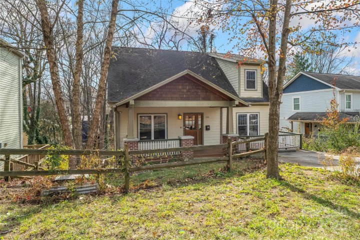 135 Courtland Avenue sold home in Arborvale Park, Asheville, NC
