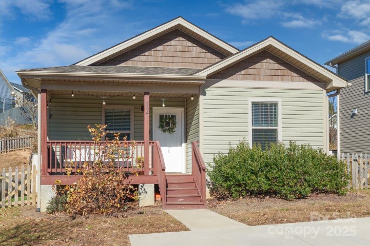 12 Lillie Farm Lane sold home in LILLIE FARM COVE, Weaverville, NC