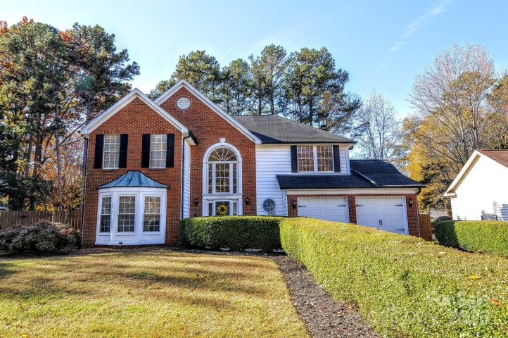 12112 Woodbend Drive sold home in Southwoods, Matthews, NC