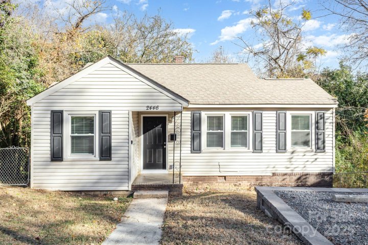 2446 Columbus Circle sold home in Regal Heights, Charlotte, NC