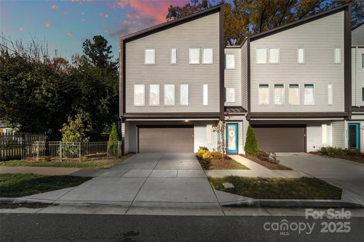 1549 Pinecrest Avenue active home in Commonwealth Park, Charlotte, NC