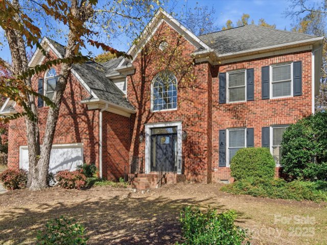 12439 Oakbriar Lane sold home in The Crossings, Charlotte, NC