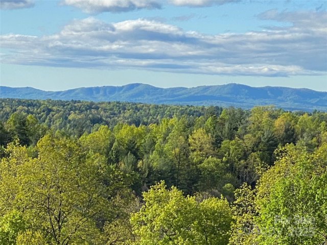 1030 River Club Ridge active home in The Coves Mountain River Club, Lenoir, NC