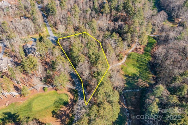 139 Chattooga Run active home in Champion Hills, Hendersonville, NC