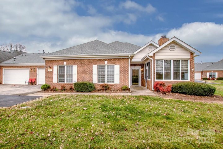 8320 Highland Glen Drive sold home in The Glen at Highland Creek, Charlotte, NC