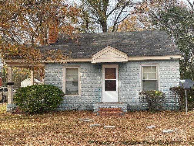 1014 Martin Avenue active home in Woodland Park, Rock Hill, SC