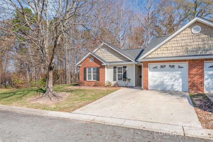 112 Dujon Court sold home in Autumn Woods, Mount Holly, NC