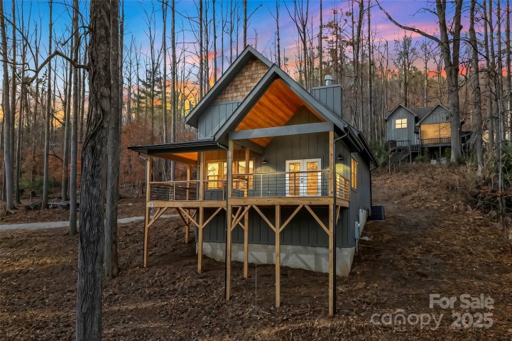 457 Blue Ridge Drive pending home in Linville Falls Mountain Club And Preserve, Marion, NC