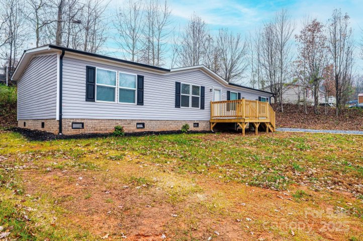 3173 Bear Trail Drive sold home in Burkeshire Estates, Lenoir, NC