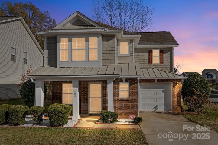 12502 Cumberland Cove Drive sold home in Hamilton Lakes, Charlotte, NC