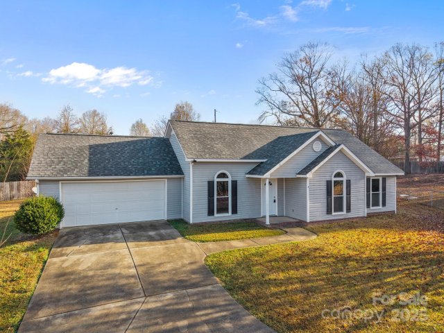 831 White Oak Lane sold home in Forest Park, Matthews, NC