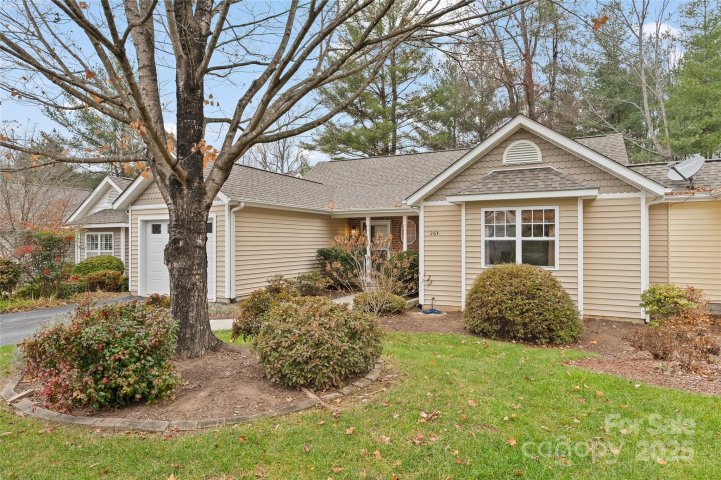 264 Charlestown Drive pending home in Charlestown Place, Hendersonville, NC