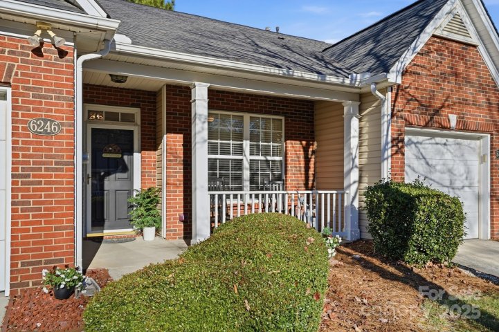 6246 Meadow Glen Lane sold home in Rocky River Crossing, Harrisburg, NC