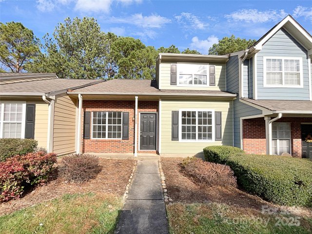 9028 Four Mile Creek Road active home in Arbourgate Meadows, Charlotte, NC
