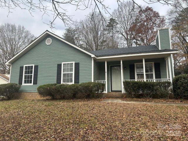 2000 Teddington Drive active home in Woodford Green, Charlotte, NC