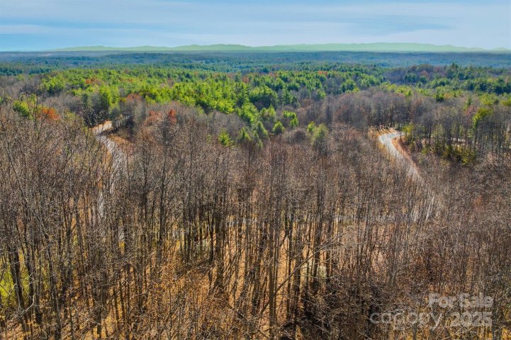 1038 Round Rock Road active home in The Coves Mountain River Club, Lenoir, NC