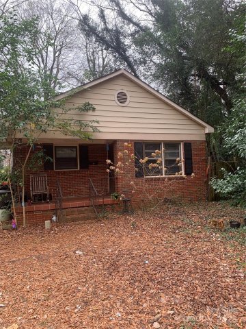 2500 Markham Court sold home in Markham Village, Charlotte, NC