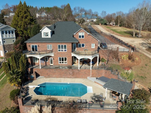 121 Pleasant Pointe Drive pending home in Olivers Landing, Hickory, NC