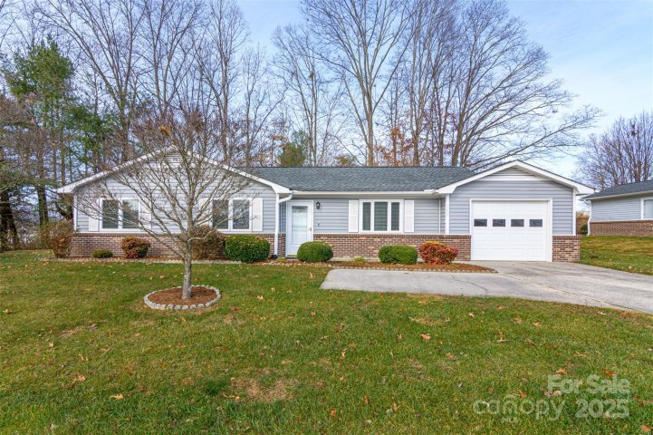 308 Dellford Court sold home in Blue Ridge Villas, Hendersonville, NC