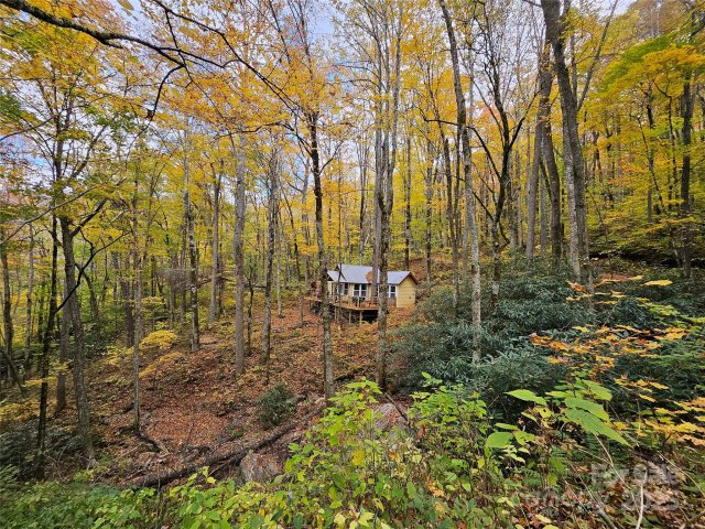 25 Hollow Log Road sold home in Cattail Creek, Burnsville, NC