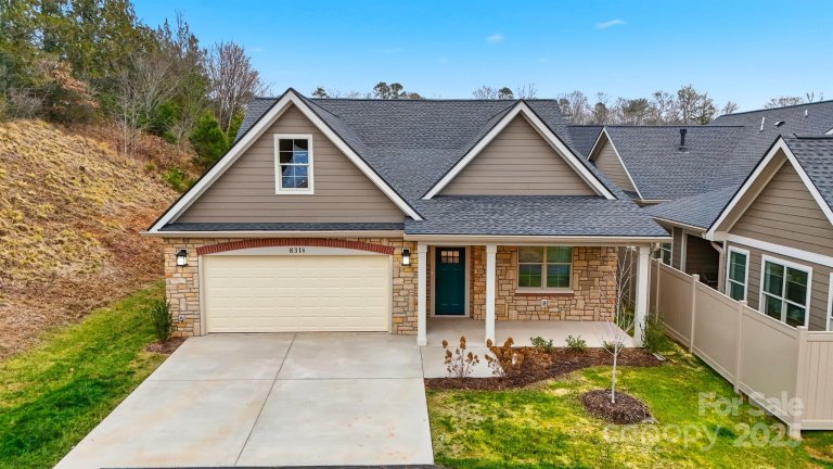 831b Wynnshire Drive pending home in Wynnshire Ridge, Hickory, NC