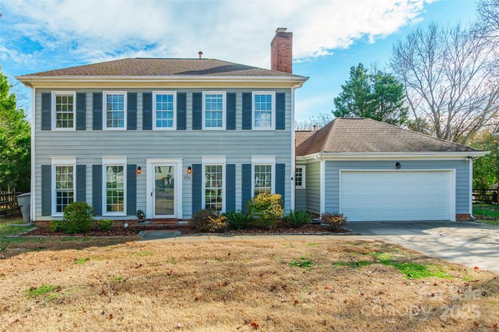 8708 Parkchester Drive sold home in Raeburn, Charlotte, NC