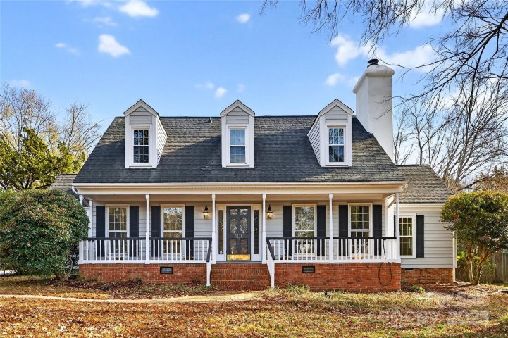 5131 Summer Gate Drive sold home in Five Knolls Estates, Charlotte, NC