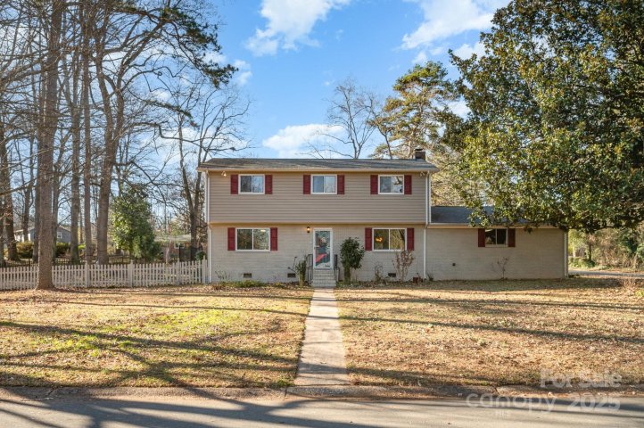 7015 Lavern Street sold home in Ravenwood, Charlotte, NC