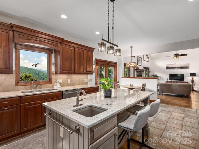 37 Enclave Drive sold home in Crestview Pointe, Waynesville, NC