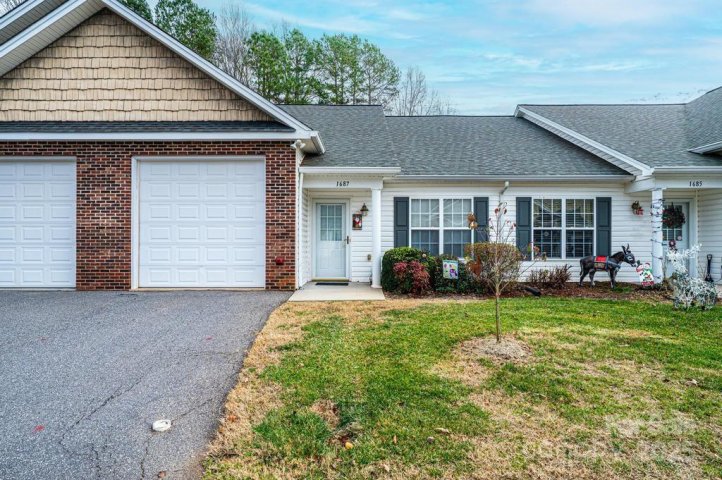 Homes in Mt Olive Manor, Newton
