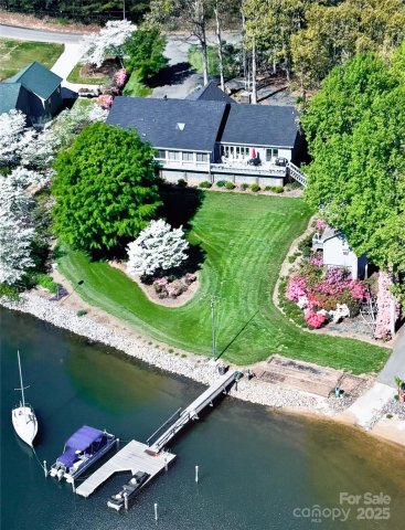 214 Lakeview Shores Loop sold home in Crescent Land & Timber, Mooresville, NC
