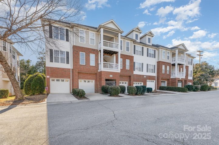 6730 Mallard Park Drive pending home in Walnut Creek, Charlotte, NC