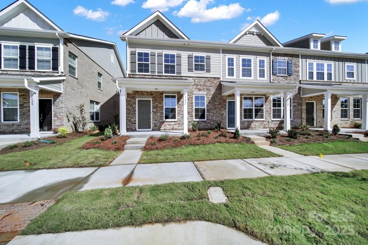 5424 Kinsbridge Drive sold home in McEwen Village, Mint Hill, NC