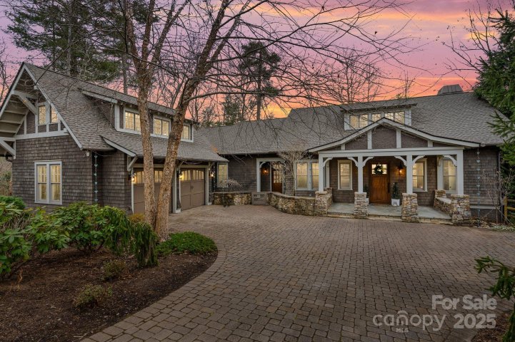 14 Landsdowne Court active home in Ramble Biltmore Forest, Asheville, NC