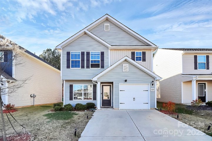 5209 Wolfridge Avenue active home in Creedmore Hills, Charlotte, NC