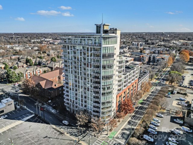 505 E Sixth Street active home in Courtside, Charlotte, NC
